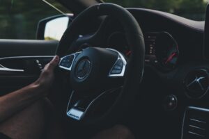 Lire la suite à propos de l’article Acheminer sa voiture en vacances : Pourquoi choisir le convoyage professionnel ?